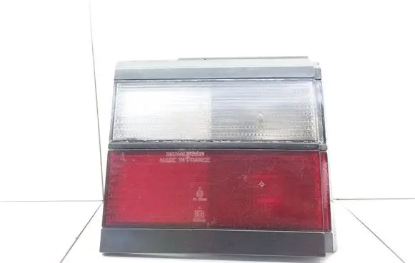 Volkswagen PASSAT B3 Tailgate rear/tail lights 333945107 333945259