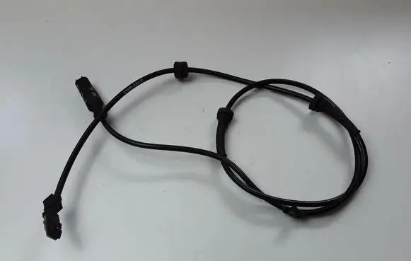 Nissan Note (E12) ABS brake wheel speed sensor F00C160001