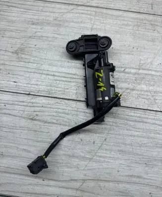 BMW 3 E90 E91 Seat belt adjustment motor 9148512 10237710 966329100