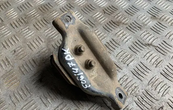 Subaru Forester SG Engine mount bracket