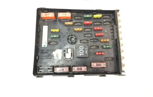 Volkswagen PASSAT B6 Fuse module 3C0937125 63592777