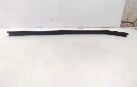 Citroen Berlingo Rubber seal front coupe door window 