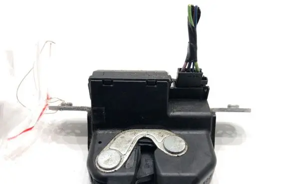 Opel Corsa D Tailgate exterior lock 55701971