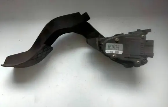 Audi A6 S6 C5 4B Accelerator throttle pedal 8D1721523 6PV00777007