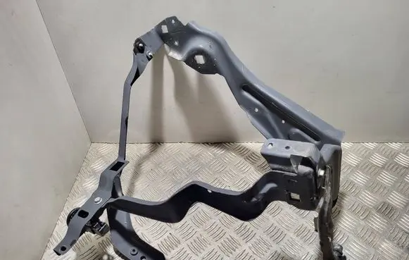 Mercedes-Benz C W204 Headlight/headlamp mounting bracket A2046200191