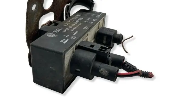 Skoda Fabia Mk1 (6Y) Coolant fan relay 1J0919506M 898967000