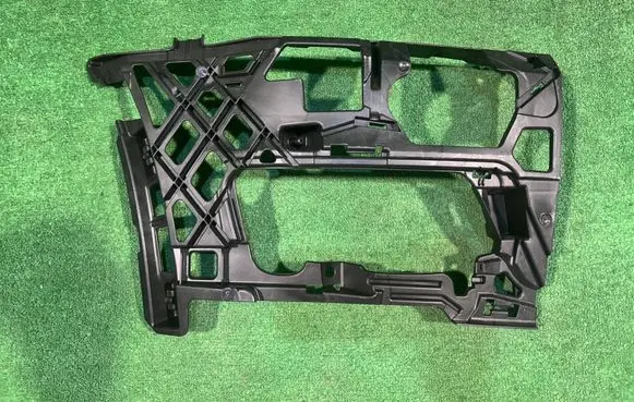 Volkswagen Golf VII Front bumper mounting bracket 5G0807724D