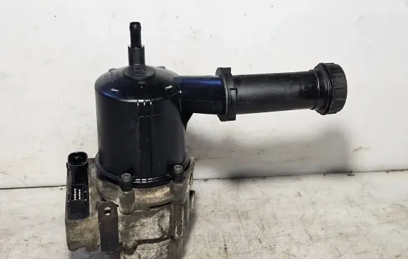 Citroen C4 I Power steering pump 9657613580