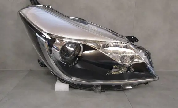 Toyota Yaris Headlight/headlamp YARIS3HYBRID