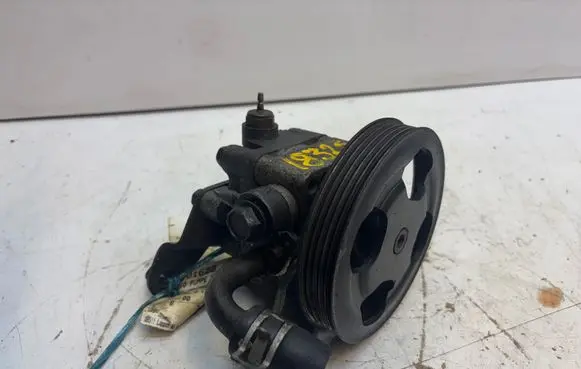 Mazda 323 F Power steering pump B26K32650B 9Z083177