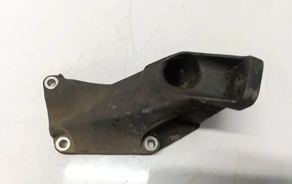 Audi A6 S6 C5 4B Engine mounting bracket 8D0199307P