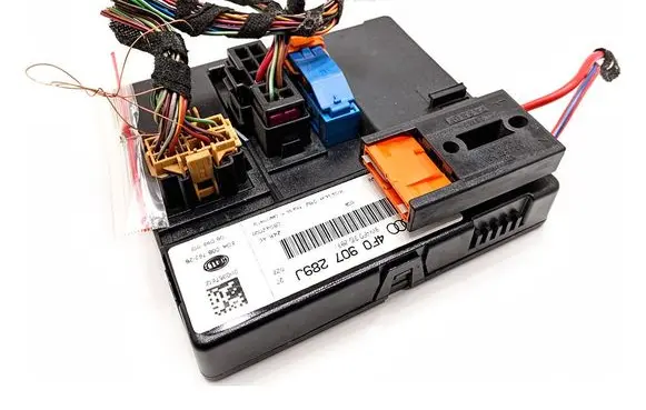 Audi A6 S6 C6 4F Central body control module 4F0907289J