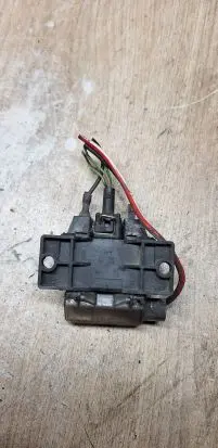 Volvo 850 Glow plug pre-heat relay 8990064000 9162923