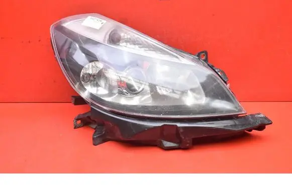 Renault Clio III Headlight/headlamp 8200261612