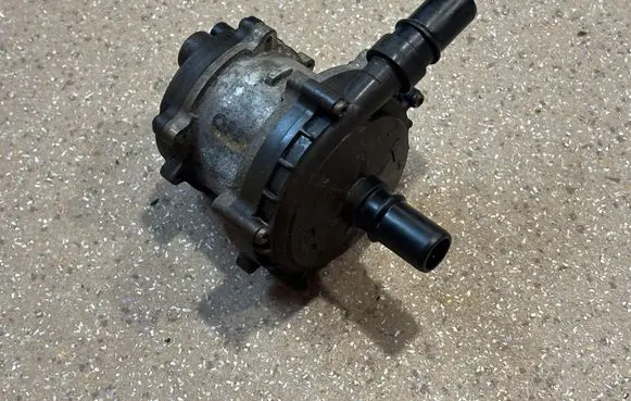 Hyundai Ioniq 5 Electric auxiliary coolant/water pump