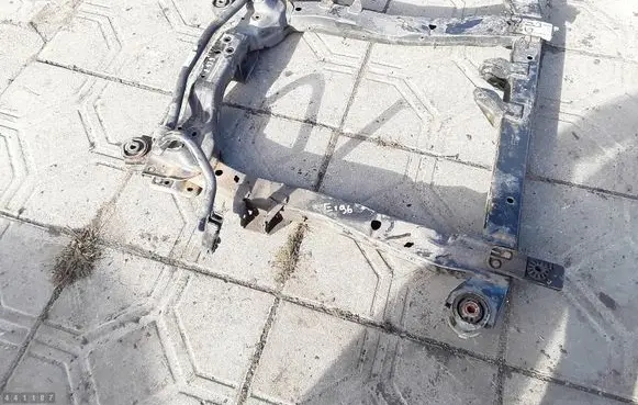 Opel Astra J Front subframe 13327078 13327070