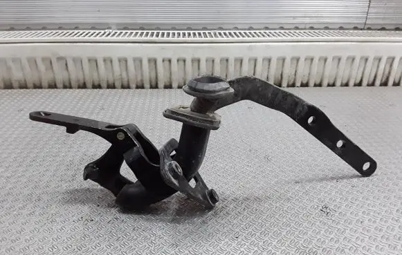 Volvo V70 Tailgate/trunk/boot hinge