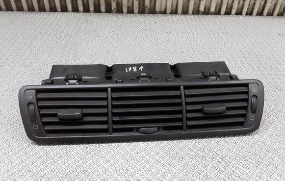 Peugeot 807 Dash center air vent grill 1484107077C