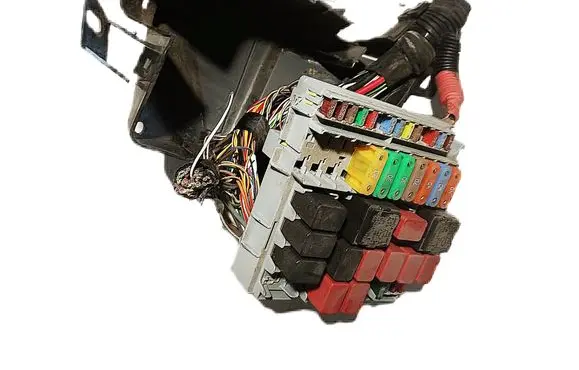 Fiat Doblo Fuse module 51905216