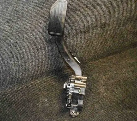 Ford Mondeo MK IV Accelerator throttle pedal