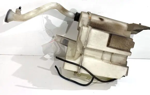 Nissan Versa Windshield washer fluid reservoir/tank