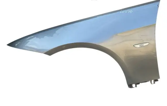 BMW 3 E92 E93 Fender 72458411 7146065