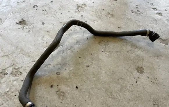 BMW X1 E84 Engine coolant pipe/hose 7811125