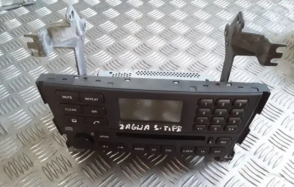 Jaguar S-Type Radio/CD/DVD/GPS head unit 2R8318B876AG