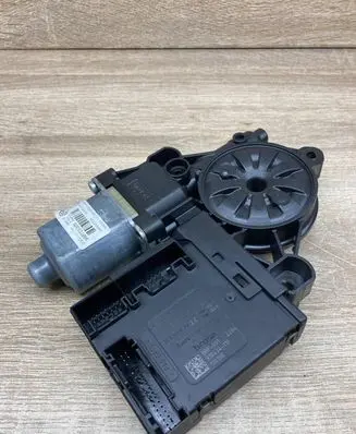 Volkswagen PASSAT B7 Front door window regulator motor 3C0959792C 3AA959702A