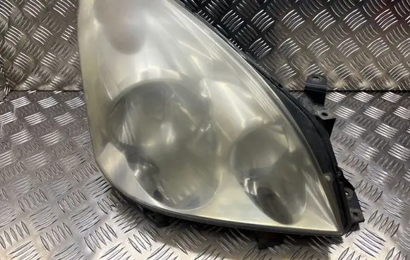 Toyota Corolla Verso E121 Headlight/headlamp