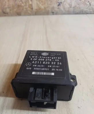 Mercedes-Benz E W211 Light module LCM 5DF00827800 A2118203226 0000145931