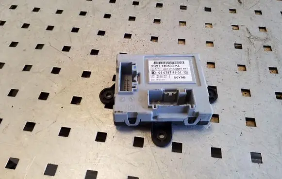 Land Rover Freelander 2 - LR2 Door control unit/module 6G9T14B533KL