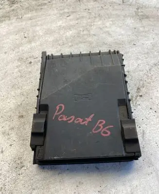 Volkswagen PASSAT B6 Fuse box cover 1k0937132f