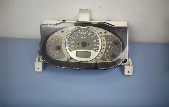 Nissan Almera Tino Speedometer (instrument cluster) BU006 OY15422