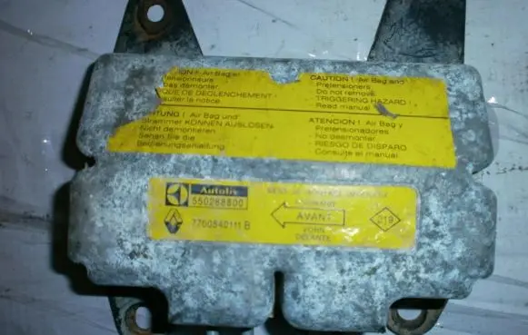Renault Laguna I Airbag control unit/module 7700840111B 550288800