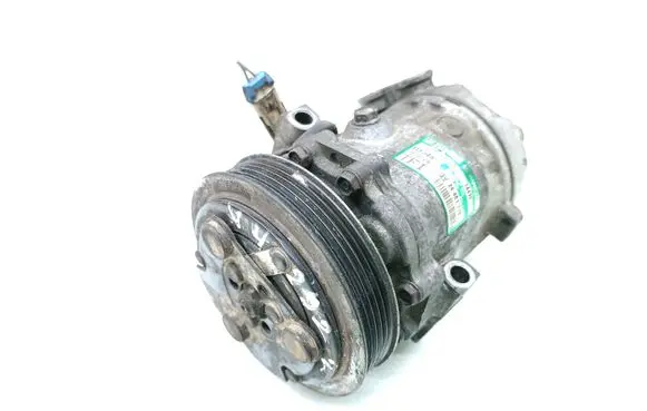Opel Corsa C Air conditioning (A/C) compressor (pump) 24461719