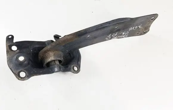 Rear upper control arm/wishbone
