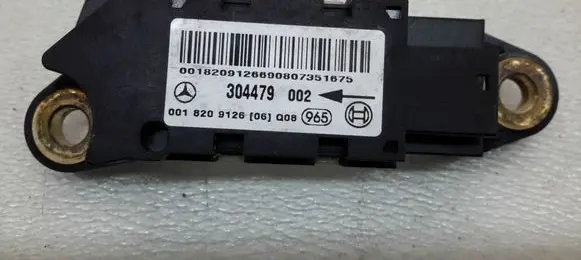 Mercedes-Benz CLS C219 Airbag deployment crash/impact sensor A0018209126
