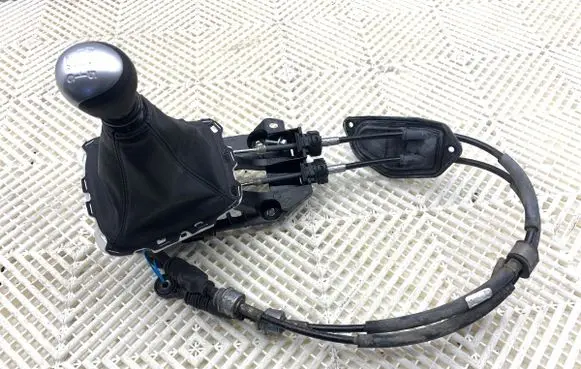 Toyota Avensis T270 Gear shift rod