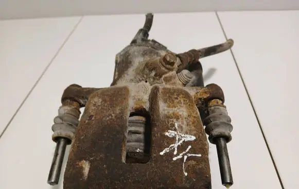 Volkswagen PASSAT B6 Rear brake caliper