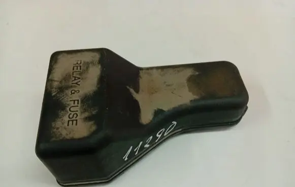Toyota Corolla Verso AR10 Fuse box cover 