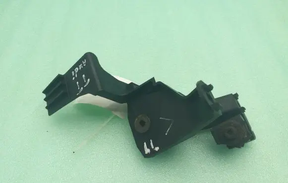 Audi TT TTS Mk2 Front bumper mounting bracket 2001488 8J0806539A