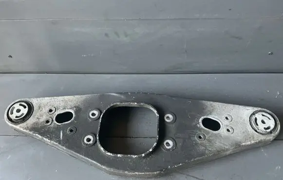 Mercedes-Benz E W211 Rear differential/diff mount bracket a2303521806
