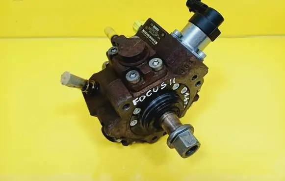 Ford Focus Fuel injection high pressure pump 9683703780A 0445010102 0928400607