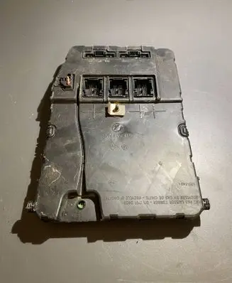 Renault Scenic II - Grand scenic II Central body control module 8200606828