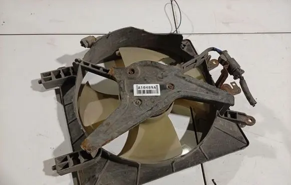 Honda Civic Radiator cooling fan shroud 