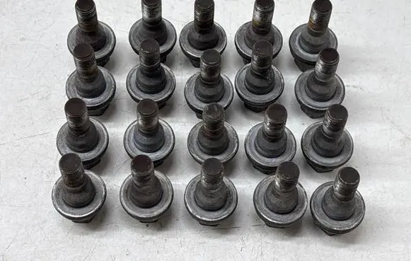 Peugeot 5008 II Nuts/bolts 