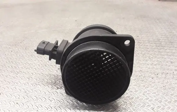 Volvo V70 Mass air flow meter 0281002730 30677999
