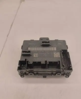Volkswagen Tiguan Door control unit/module 5Q0959592F