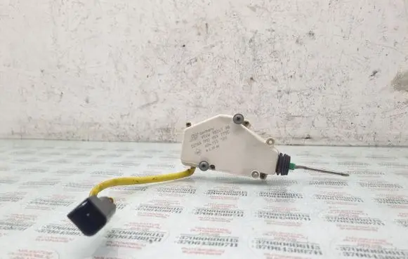 Ford Galaxy Fuel tank cap lock motor 7M0959775C